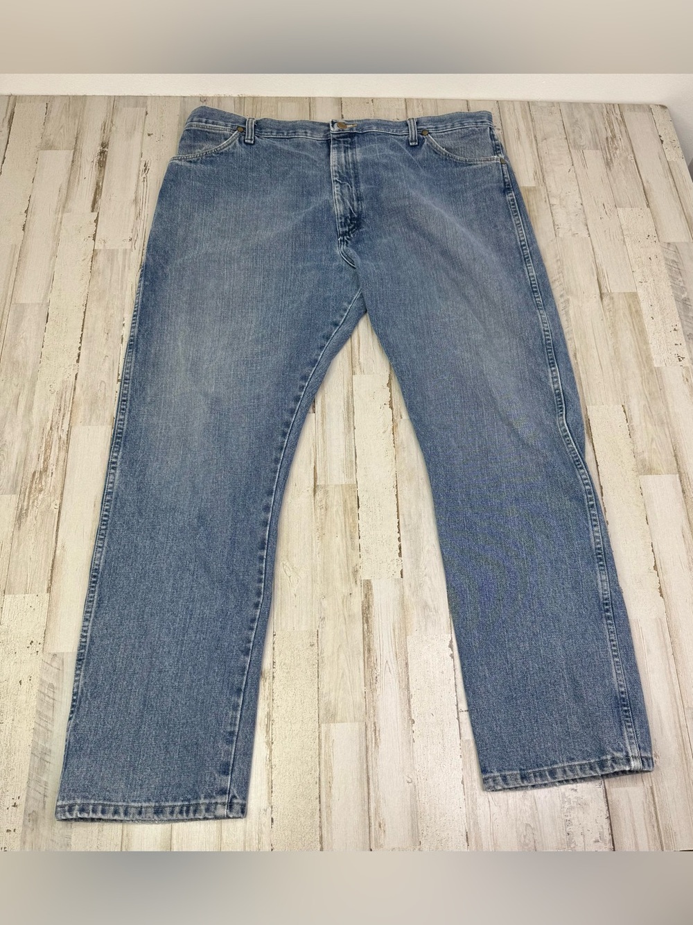 Wrangler Jeans Men's 42x33 Blue Cowboy Western Outdoors 13MWZRO